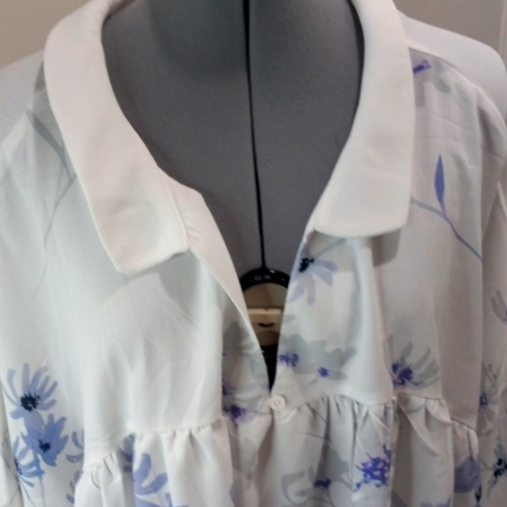 NWOT Just Fashion Now Spring Floral Top V Neck. Size Large - Picture 5 of 9